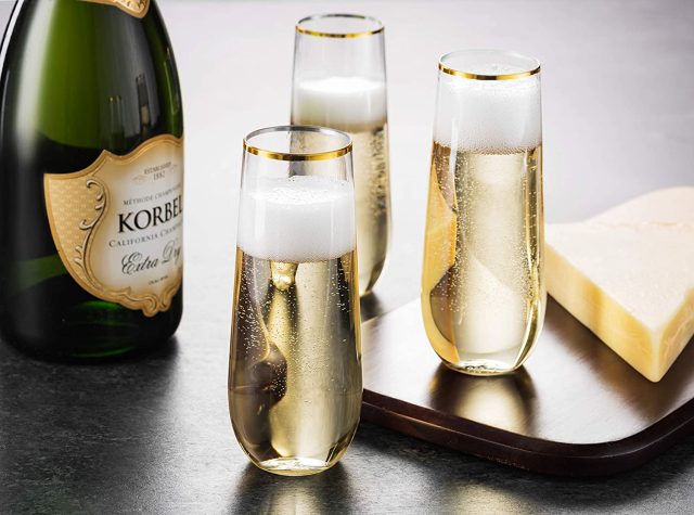 Fashion Plastic Wine Glasses (6)