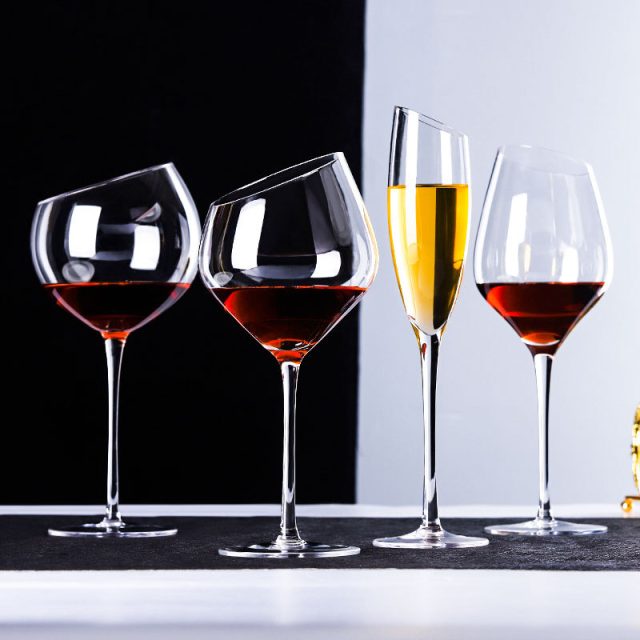 Free crystal wedding champagne wine glasses (4)